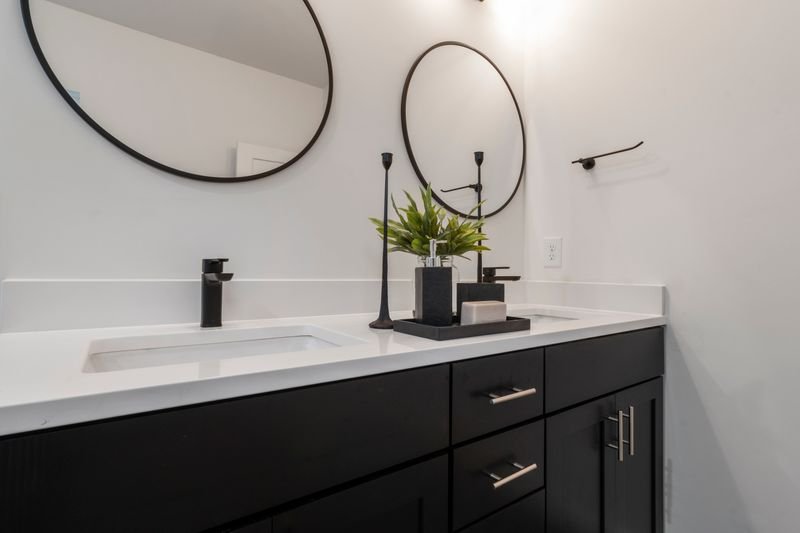 Paint Splash Mirror